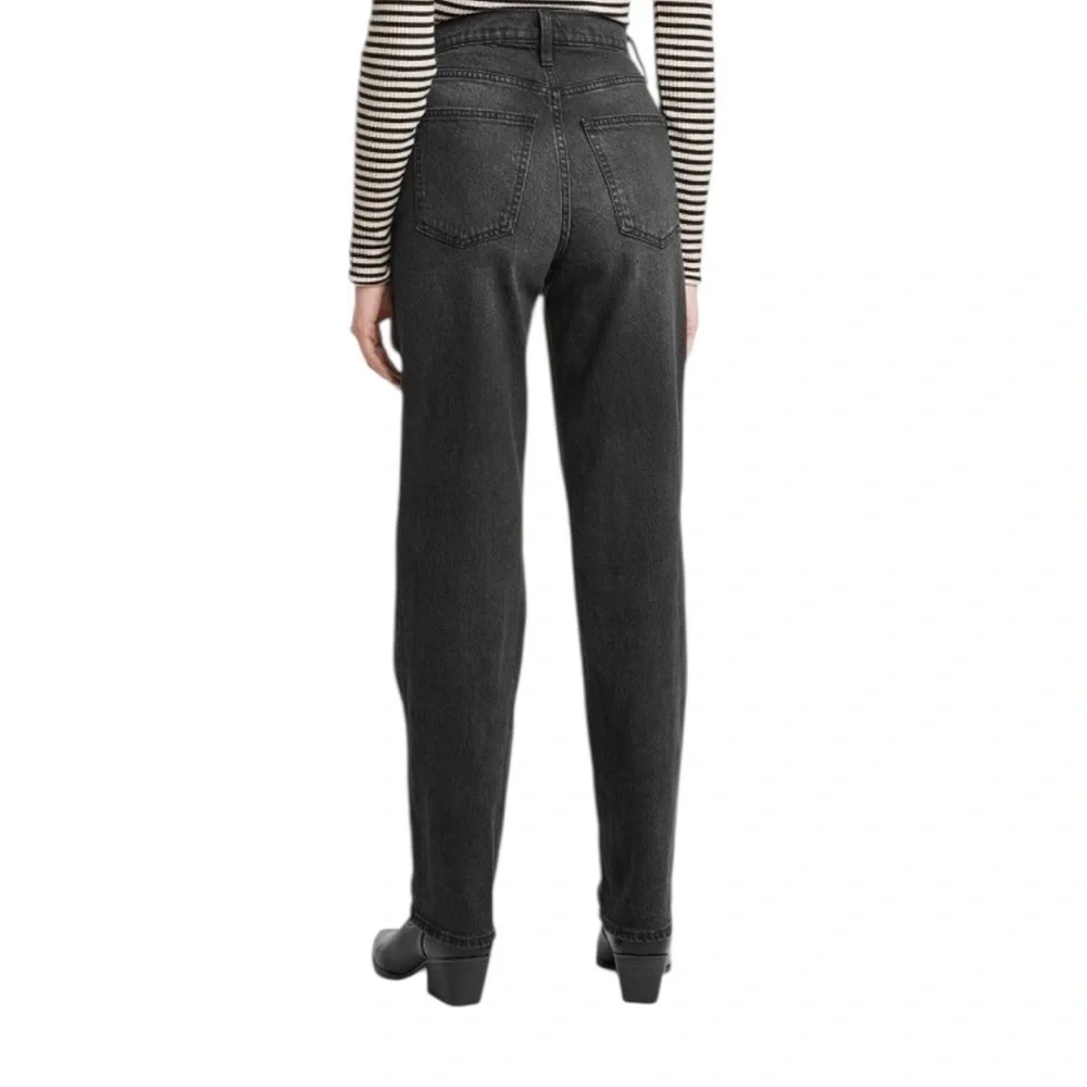 Universal Thread Women's High- Rise Vintage Straight Jeans - Black Size 2/S